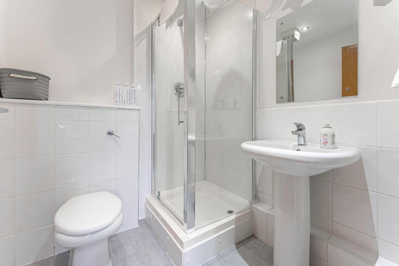 Jkg Property Solutions Presents Cosy City Apartment Coventry Eksteriør bilde