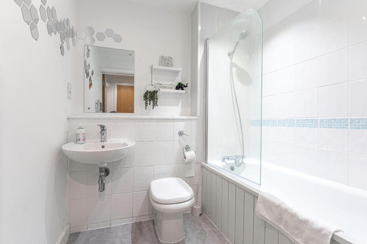 Jkg Property Solutions Presents Cosy City Apartment Coventry Eksteriør bilde