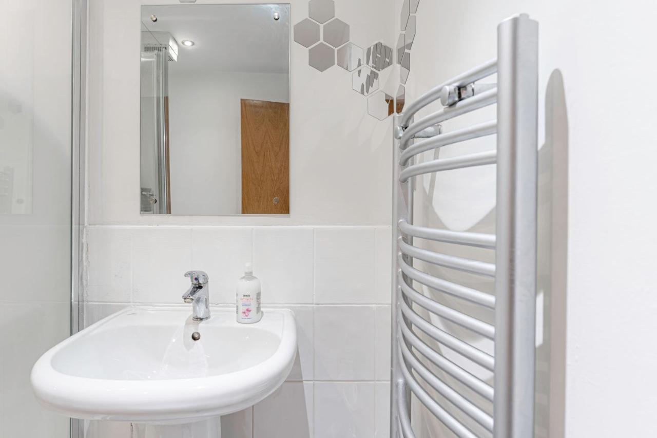 Jkg Property Solutions Presents Cosy City Apartment Coventry Eksteriør bilde